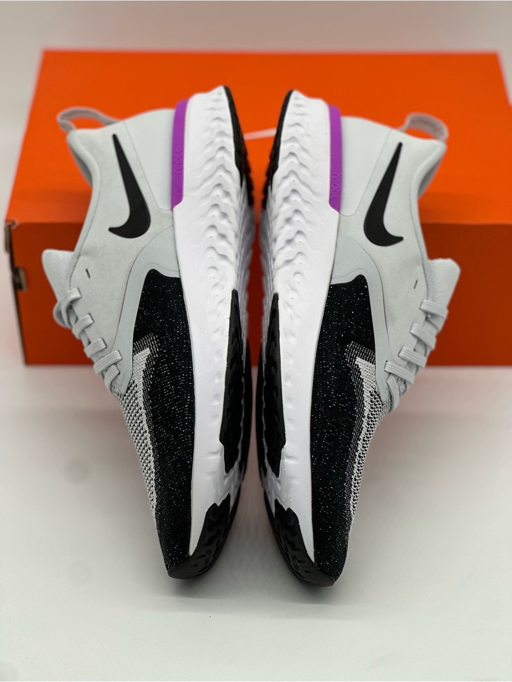 Nike Men’s Black, White & Purple Knit Running Sneakers - Picture 7 of 9
